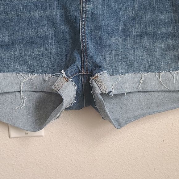 PLUS SIZE SHEIN WOMAN'S JEAN SHORTS - Picture 4 of 10
